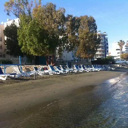 아파트 Lordos River Beach Complex
